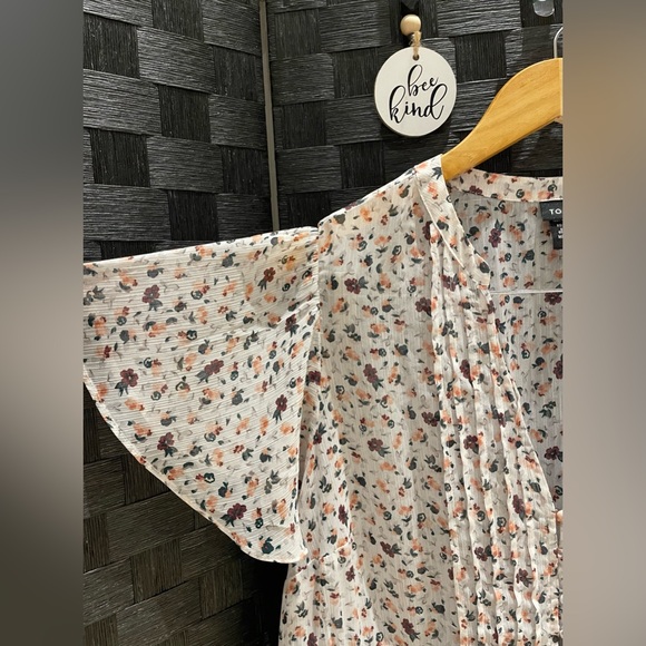 Beautiful Woman’s Sheer Duster by Torrid Size 0 (equivalent to size 12) - Picture 6 of 9